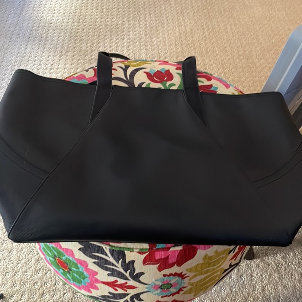Lululemon Gym Tote - Picture 11 of 12